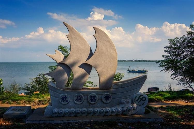 扬帆起航主题雕塑设计案例-图片3
